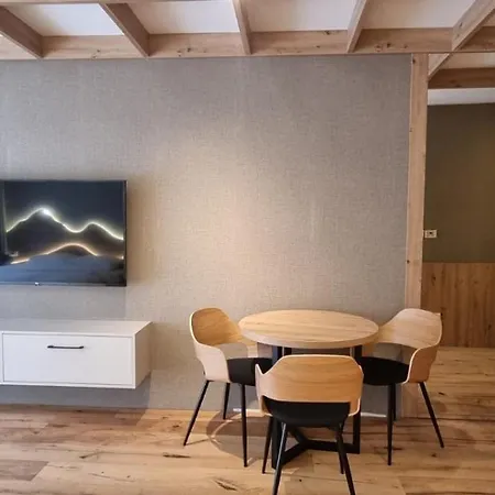 C139 Private Host U Sklopu Aparthotela Vucko 4*