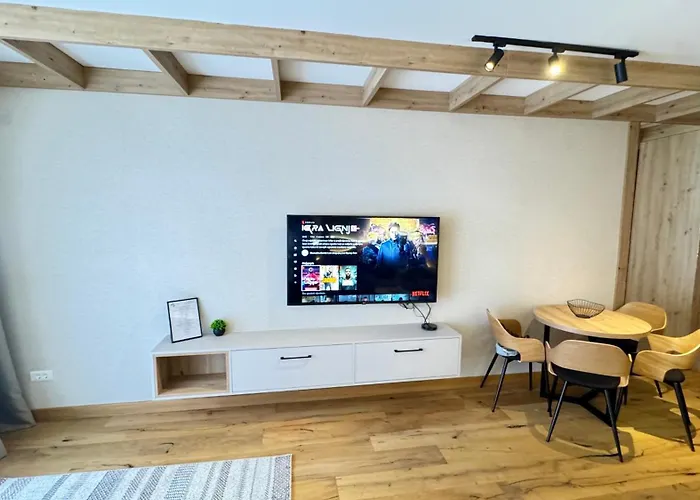 C139 Private Host U Sklopu Aparthotela Vucko Lejlighed 4*